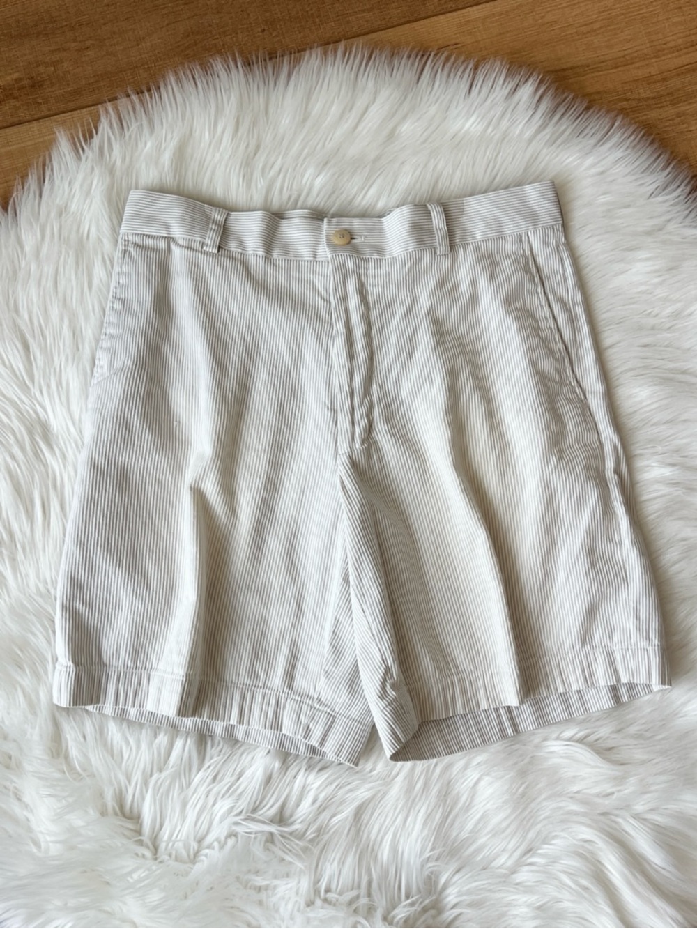 Mens Southern Tide Khaki and White Stripe Shorts 32 The Skipjack Flat Front